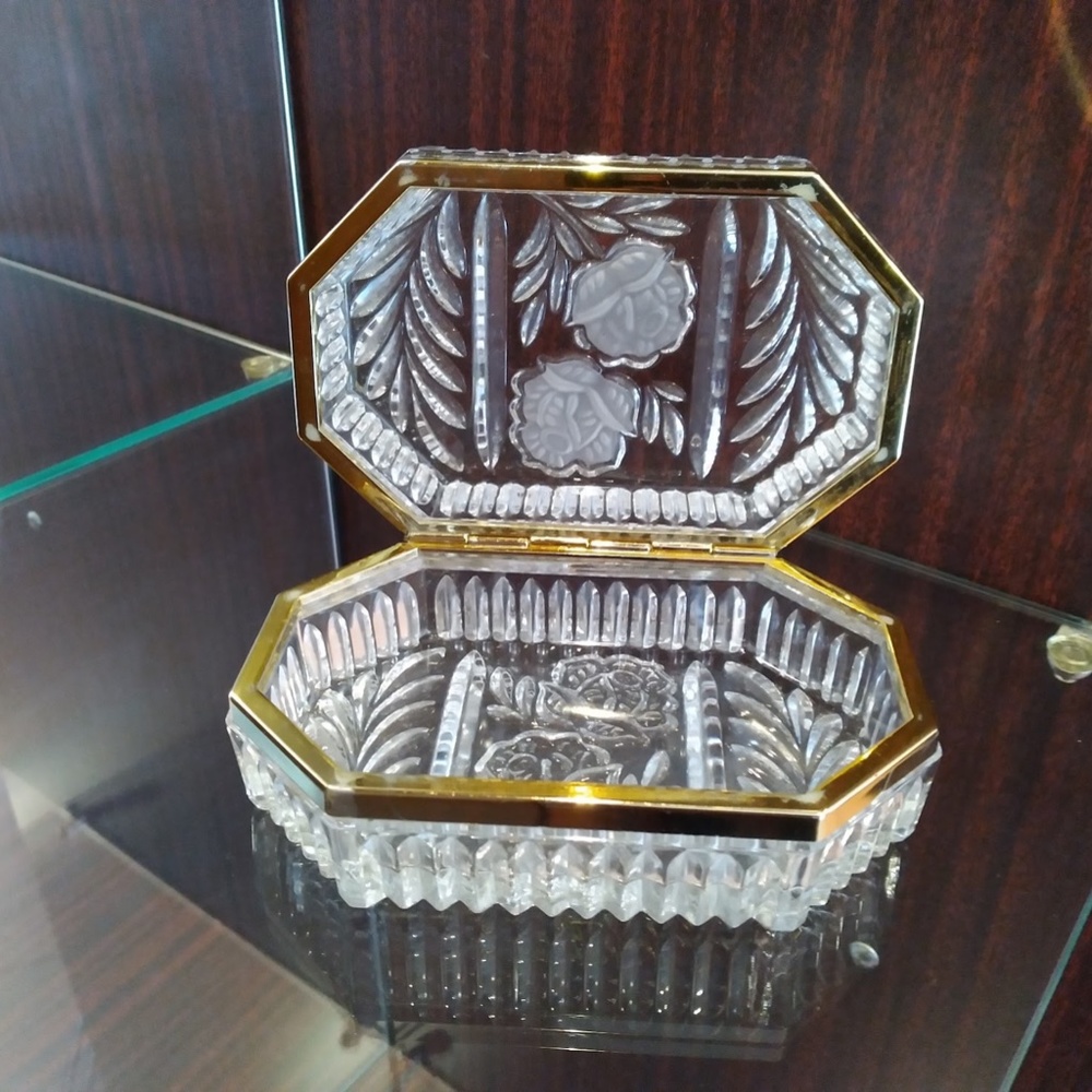 Crystal Jewelry Box Roses Theme - Picture 7 of 7